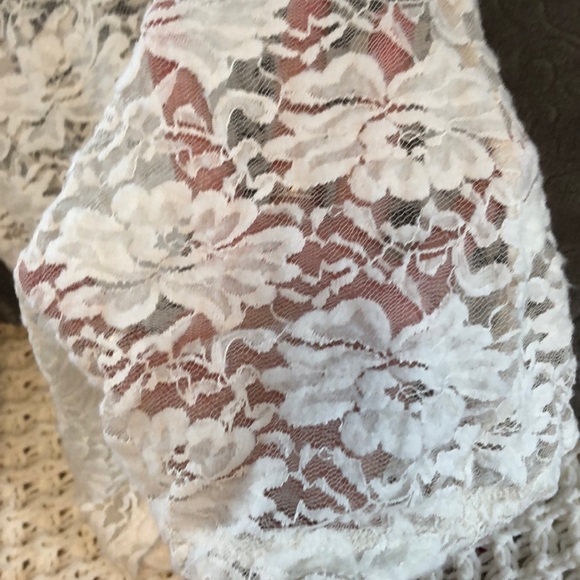 Small Beautiful Lace Sheer Top - Picture 4 of 5